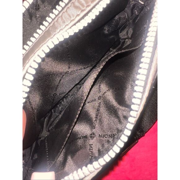 Michael Kors Unisex Kenly Double Zip Camera Crossbody Bag Pearl Grey Small NWT - Picture 6 of 6